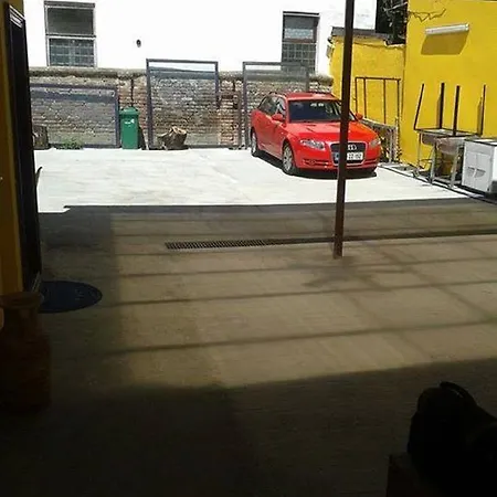 Family Top Bela Lada Sobe Gæstehus Novi Sad
