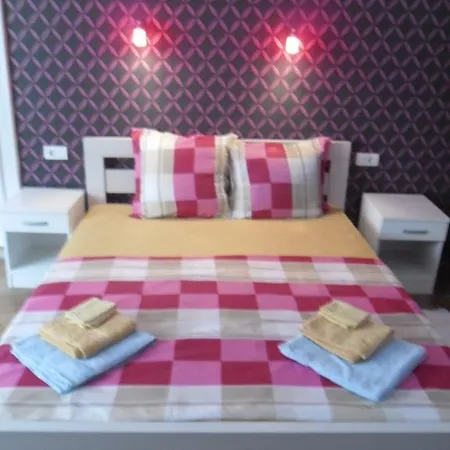 Family Top Bela Lada Sobe Gæstehus Novi Sad